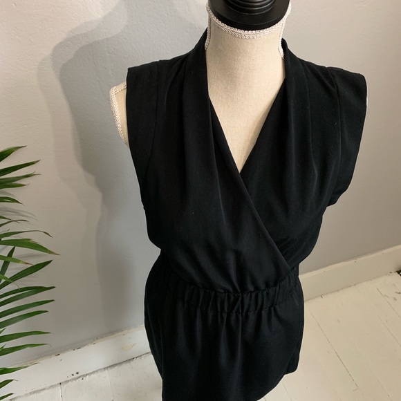 EXPRESS | Simple & Classy Black Dress - Picture 3 of 8